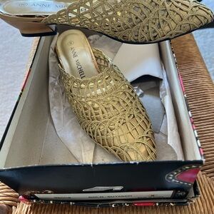 Anne Michelle Gold Sutasch vintage shoes